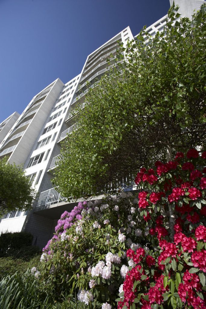 10STORY COMPLEX South Shore Place Luxury Waterfront Apartments in